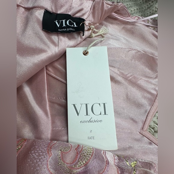 🎄SALE VICI Such A Charm Strapless Shimmer Pink and Gold Midi Dress Size XS - Picture 7 of 8